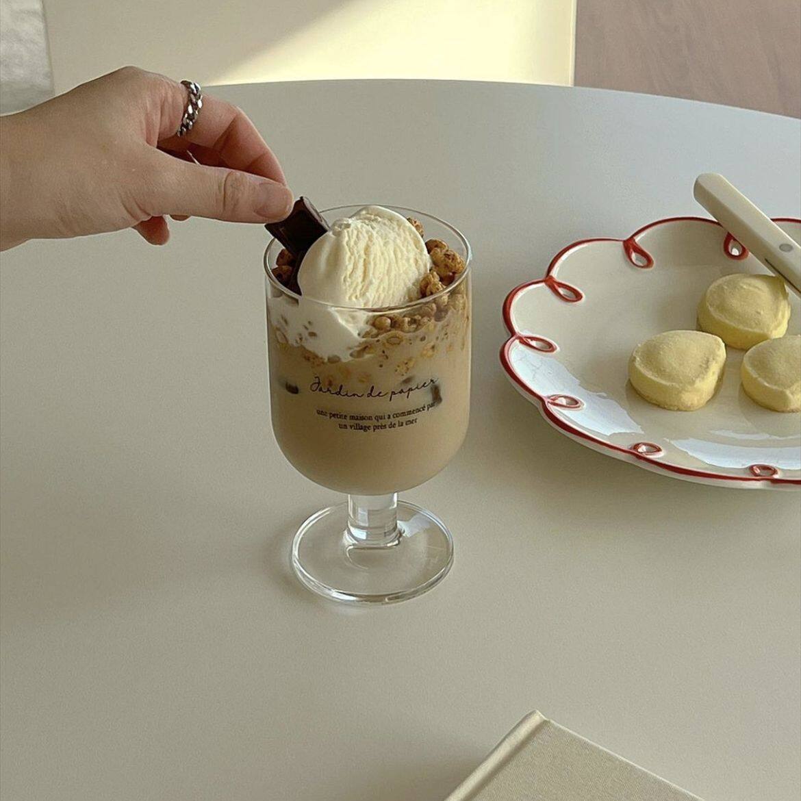 Low glass cup
